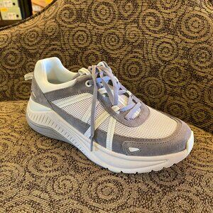 Dansko - Poppy Frost Grey Suede - Multiple Sizes (NEW W/ BOX)